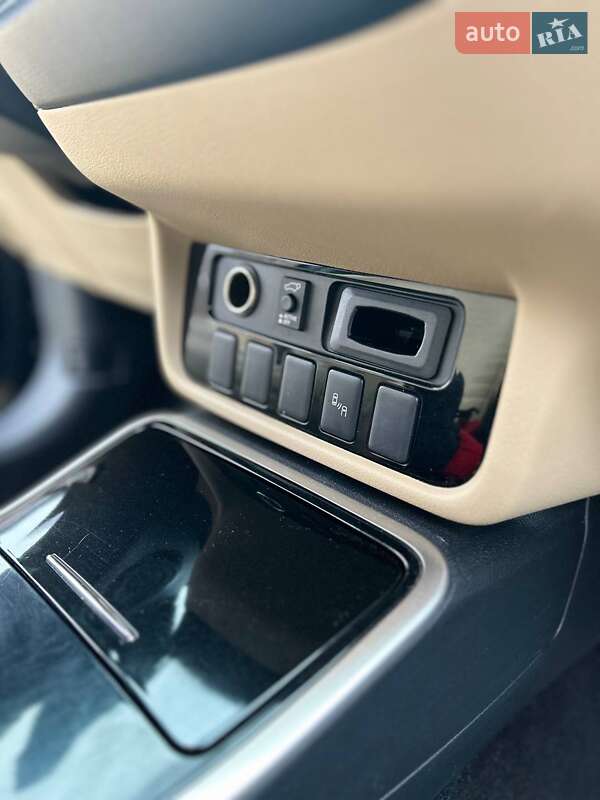 Внедорожник / Кроссовер Mitsubishi Outlander 2017 в Василькове