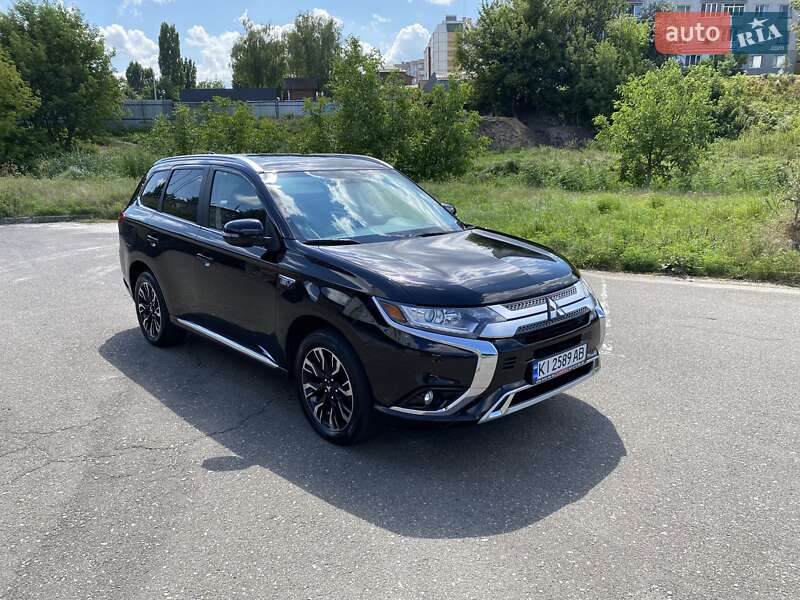 Позашляховик / Кросовер Mitsubishi Outlander 2018 в Білій Церкві