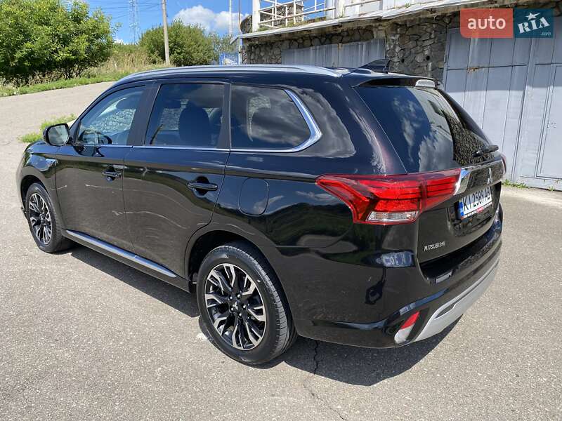 Позашляховик / Кросовер Mitsubishi Outlander 2018 в Білій Церкві