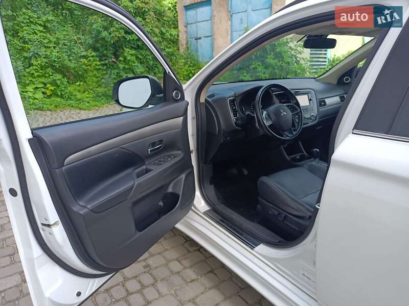 Позашляховик / Кросовер Mitsubishi Outlander 2014 в Чорткові фото 2 Позашляховик / Кросовер Mitsubishi Outlander 2014 в Чорткові