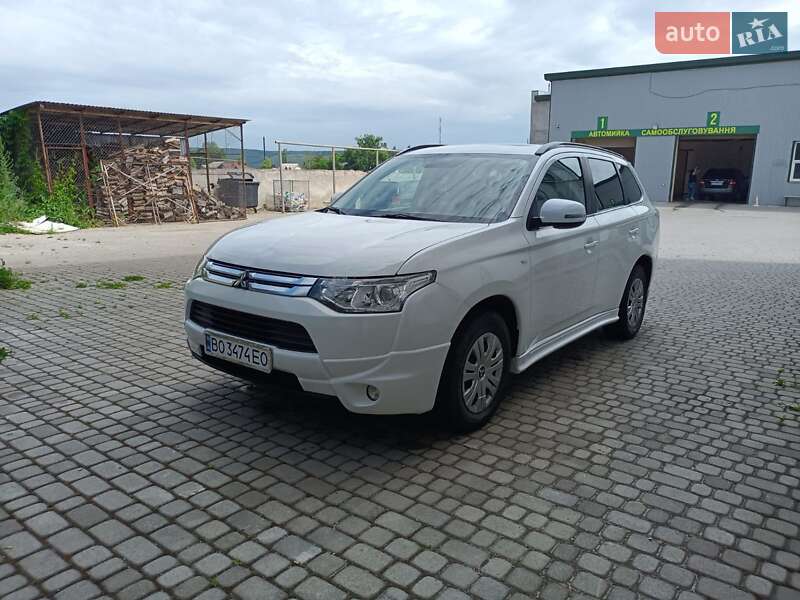 Позашляховик / Кросовер Mitsubishi Outlander 2014 в Чорткові фото 6 Позашляховик / Кросовер Mitsubishi Outlander 2014 в Чорткові