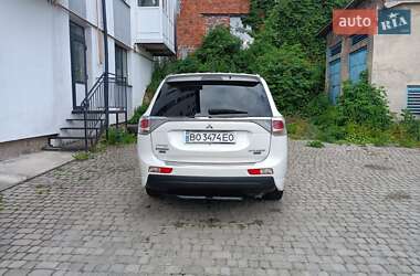 Позашляховик / Кросовер Mitsubishi Outlander 2014 в Чорткові
