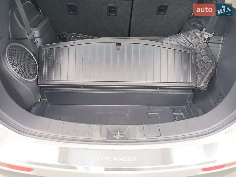 Позашляховик / Кросовер Mitsubishi Outlander 2014 в Чорткові фото 14 Позашляховик / Кросовер Mitsubishi Outlander 2014 в Чорткові