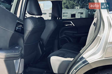 Внедорожник / Кроссовер Mitsubishi Outlander 2022 в 