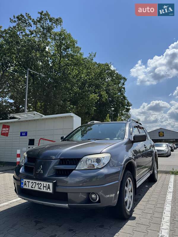 Позашляховик / Кросовер Mitsubishi Outlander 2009 в Івано-Франківську