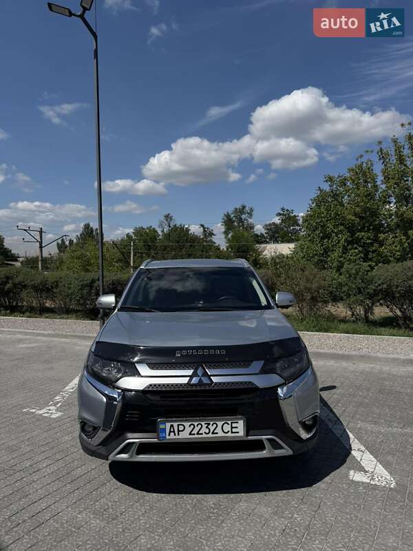 Mitsubishi Outlander 2016