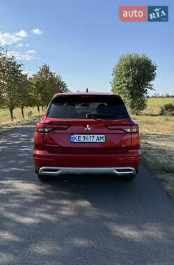 Внедорожник / Кроссовер Mitsubishi Outlander 2023 в 