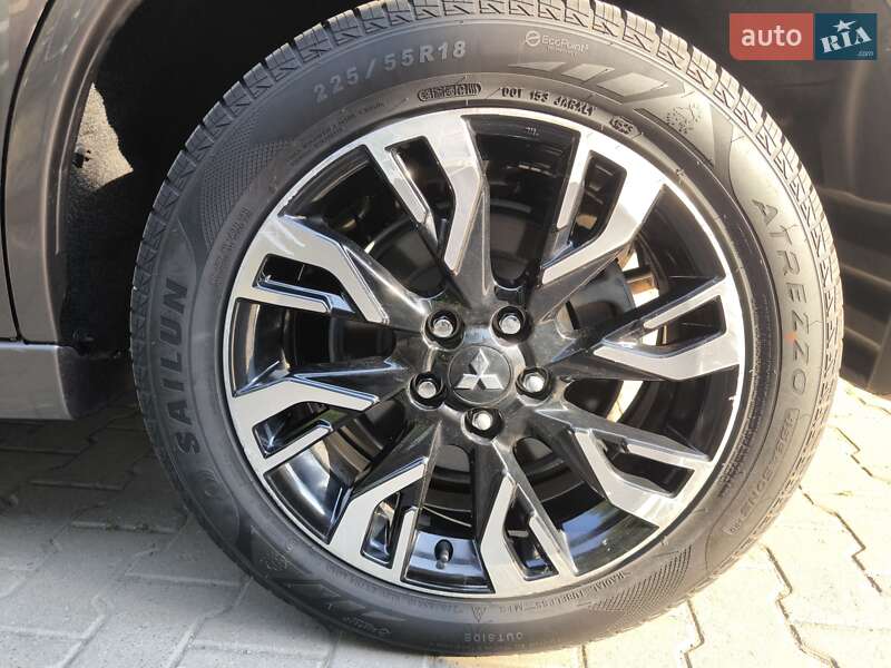 Внедорожник / Кроссовер Mitsubishi Outlander 2018 в Одессе фото 11 Внедорожник / Кроссовер Mitsubishi Outlander 2018 в Одессе