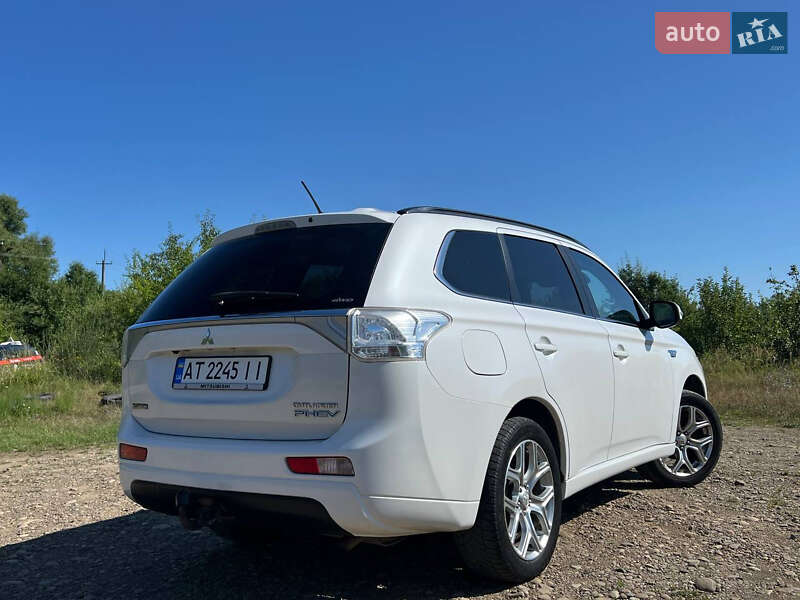 Внедорожник / Кроссовер Mitsubishi Outlander 2014 в Ивано-Франковске