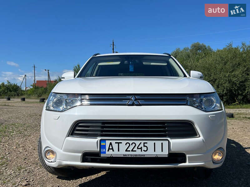 Внедорожник / Кроссовер Mitsubishi Outlander 2014 в Ивано-Франковске