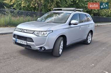 Позашляховик / Кросовер Mitsubishi Outlander 2013 в Чернігові