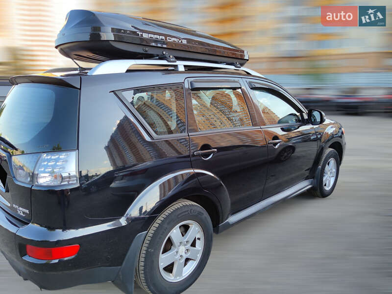 Внедорожник / Кроссовер Mitsubishi Outlander 2010 в Киеве фото 3 Внедорожник / Кроссовер Mitsubishi Outlander 2010 в Киеве