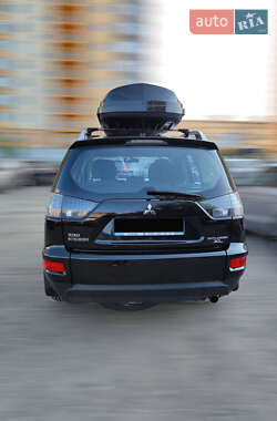 Внедорожник / Кроссовер Mitsubishi Outlander 2010 в 