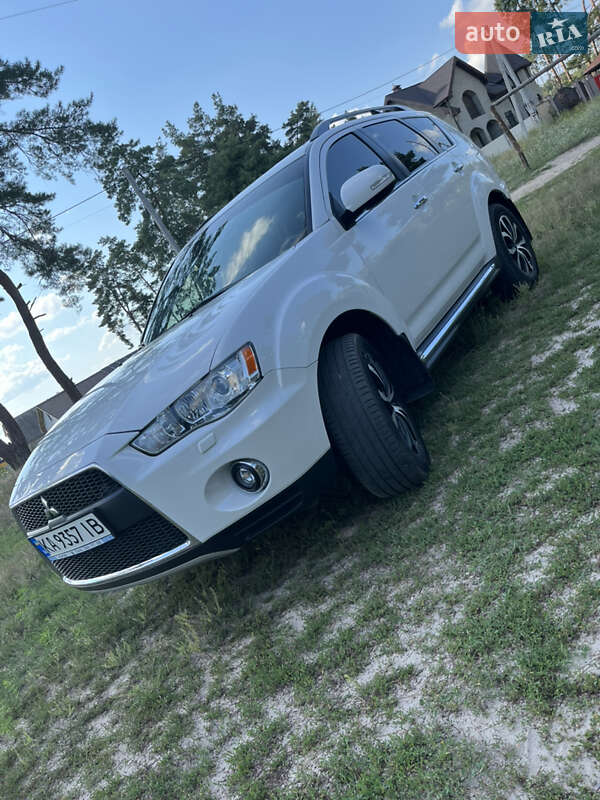 Mitsubishi Outlander 2011