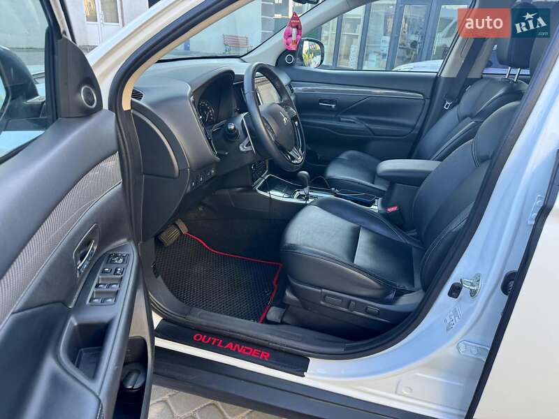 Mitsubishi Outlander 2021