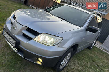 Внедорожник / Кроссовер Mitsubishi Outlander 2006 в Чернобае