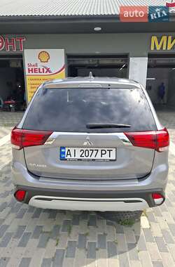 Внедорожник / Кроссовер Mitsubishi Outlander 2020 в 