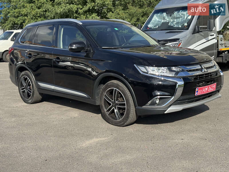 Внедорожник / Кроссовер Mitsubishi Outlander 2016 в Сумах