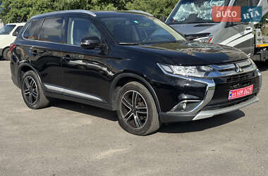 Внедорожник / Кроссовер Mitsubishi Outlander 2016 в 