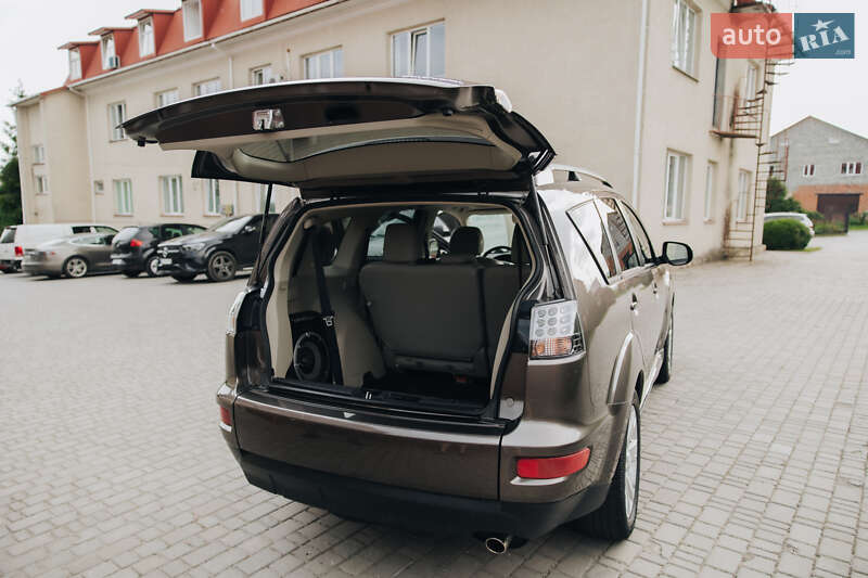 Позашляховик / Кросовер Mitsubishi Outlander 2011 в Бучачі фото 6 Позашляховик / Кросовер Mitsubishi Outlander 2011 в Бучачі