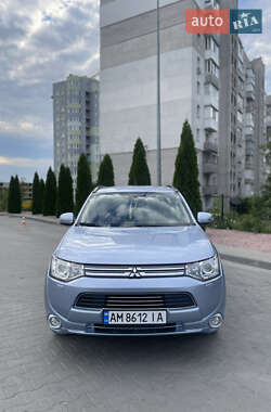 Позашляховик / Кросовер Mitsubishi Outlander 2014 в Житомирі