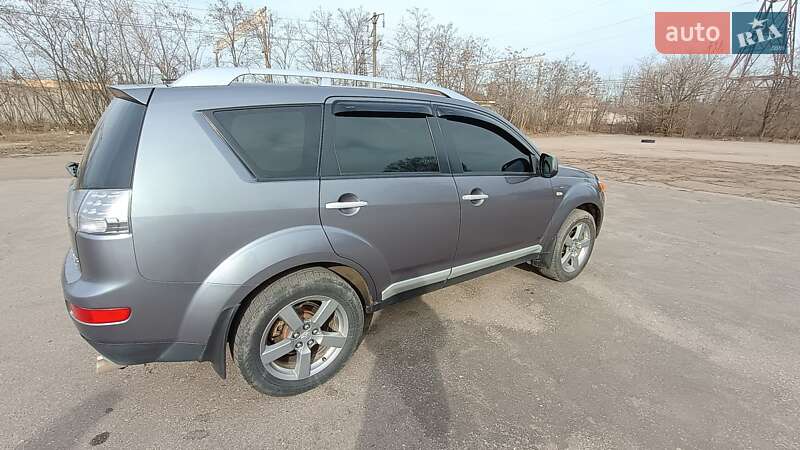 Внедорожник / Кроссовер Mitsubishi Outlander 2008 в Знаменке