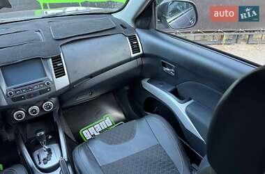 Внедорожник / Кроссовер Mitsubishi Outlander 2008 в 