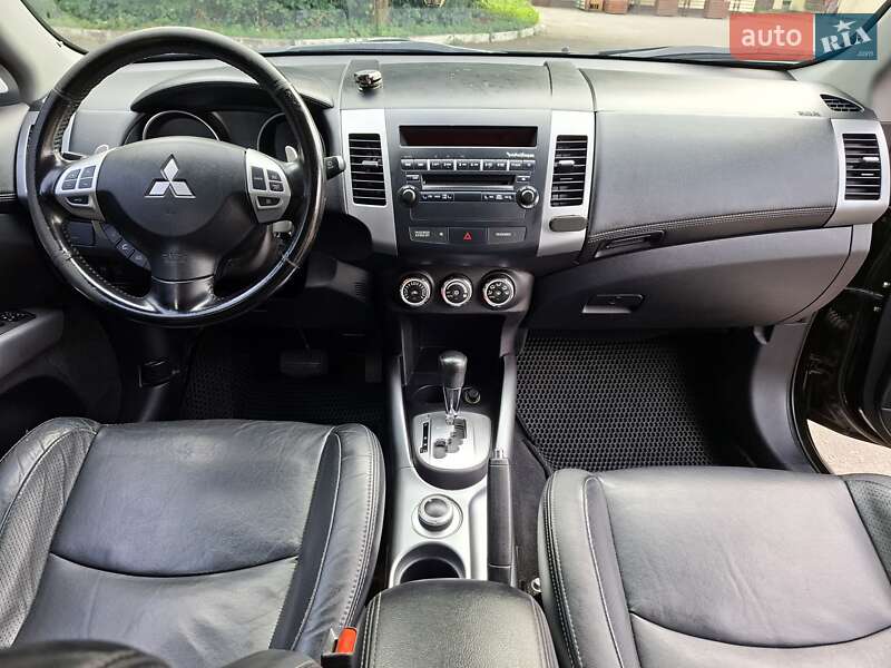 Позашляховик / Кросовер Mitsubishi Outlander 2010 в Чернігові