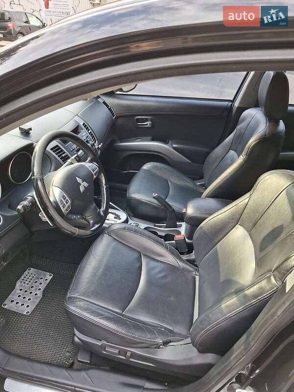 Позашляховик / Кросовер Mitsubishi Outlander 2010 в Чернігові
