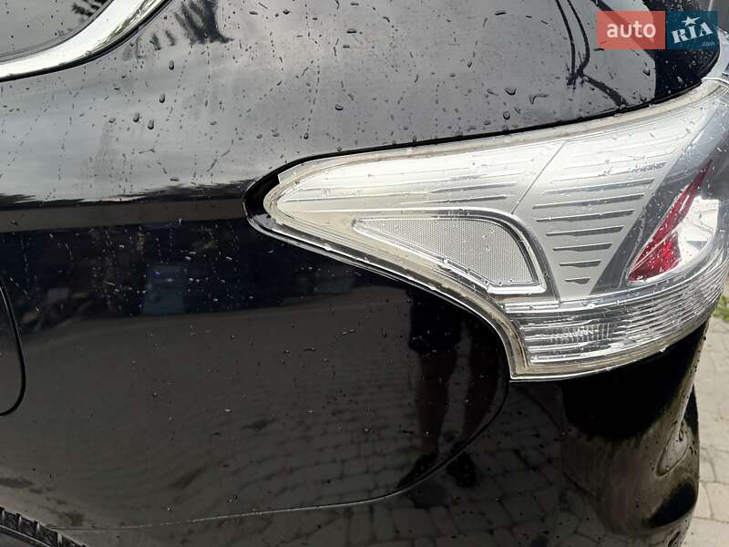 Внедорожник / Кроссовер Mitsubishi Outlander 2013 в Скале-Подольской