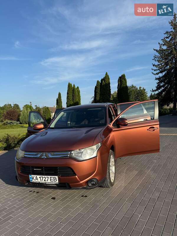 Mitsubishi Outlander 2013