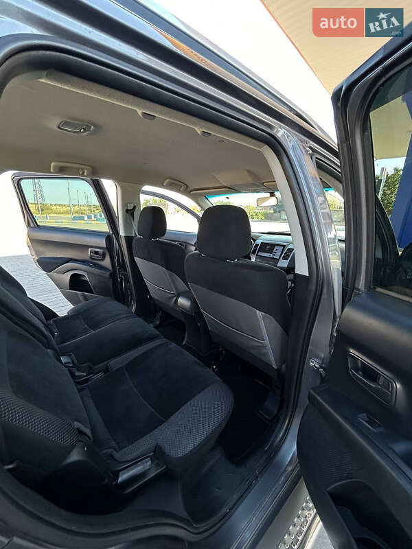 Внедорожник / Кроссовер Mitsubishi Outlander 2010 в Измаиле