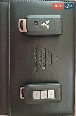 Внедорожник / Кроссовер Mitsubishi Outlander 2021 в 