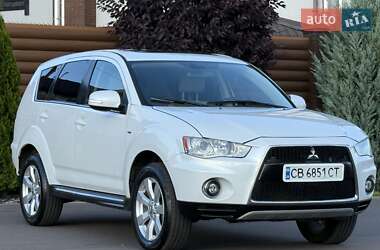 Внедорожник / Кроссовер Mitsubishi Outlander 2011 в 