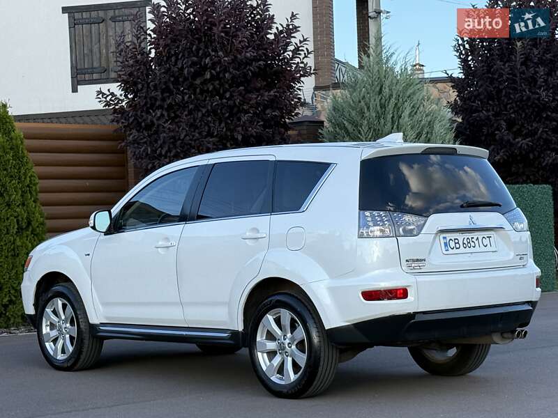 Внедорожник / Кроссовер Mitsubishi Outlander 2011 в Киеве