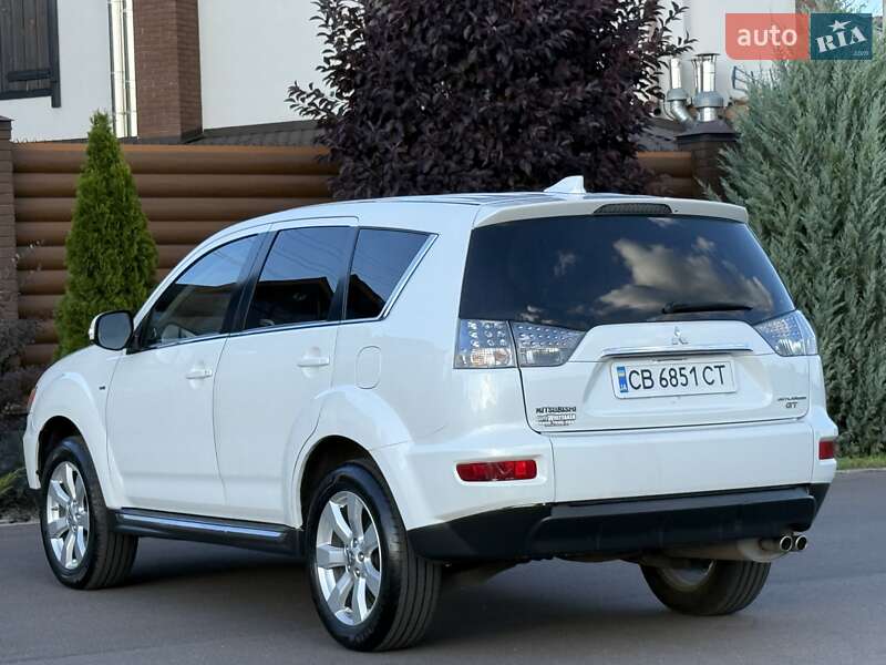 Внедорожник / Кроссовер Mitsubishi Outlander 2011 в Киеве