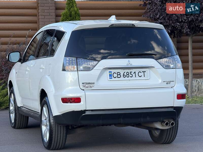 Внедорожник / Кроссовер Mitsubishi Outlander 2011 в Киеве