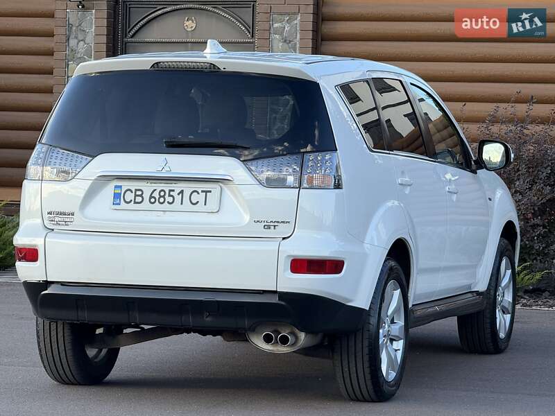 Внедорожник / Кроссовер Mitsubishi Outlander 2011 в Киеве