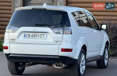 Внедорожник / Кроссовер Mitsubishi Outlander 2011 в 