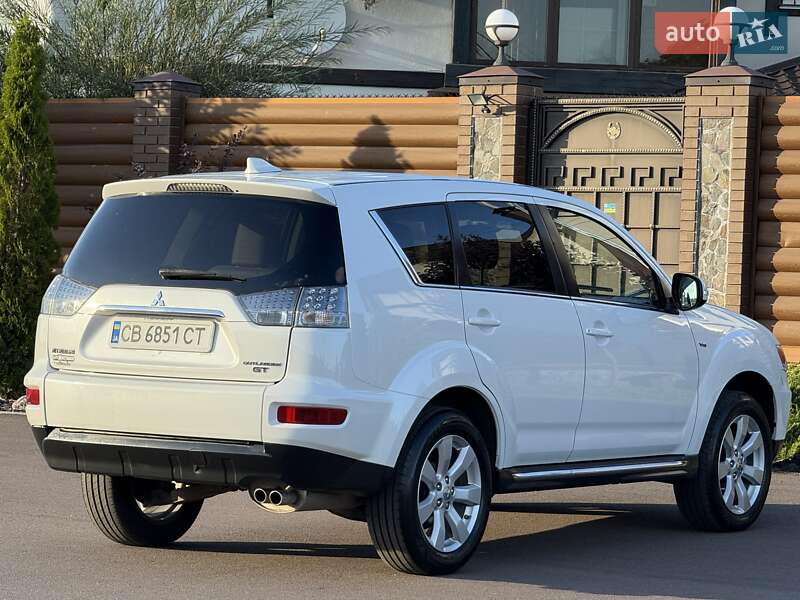 Внедорожник / Кроссовер Mitsubishi Outlander 2011 в Киеве