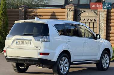Внедорожник / Кроссовер Mitsubishi Outlander 2011 в 