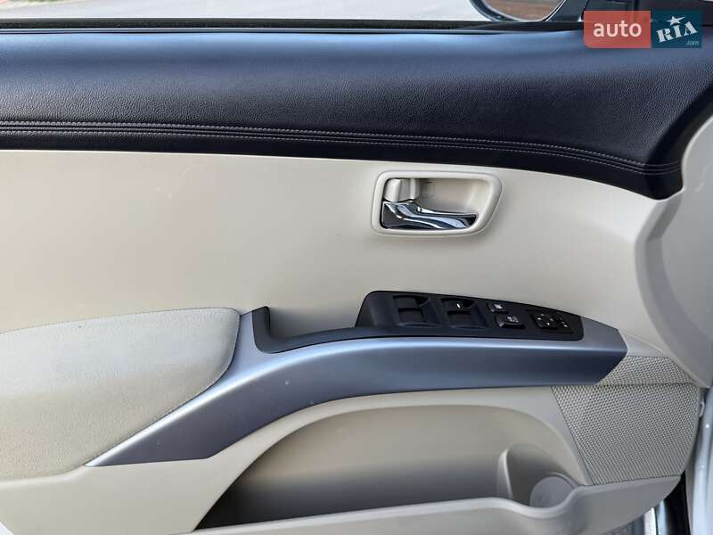 Внедорожник / Кроссовер Mitsubishi Outlander 2011 в Киеве