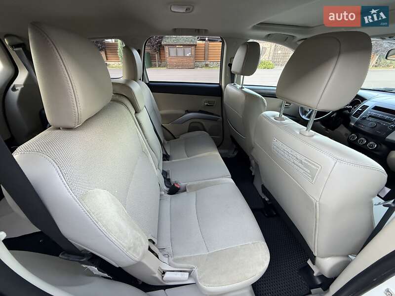Внедорожник / Кроссовер Mitsubishi Outlander 2011 в Киеве