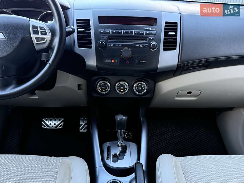 Внедорожник / Кроссовер Mitsubishi Outlander 2011 в Киеве