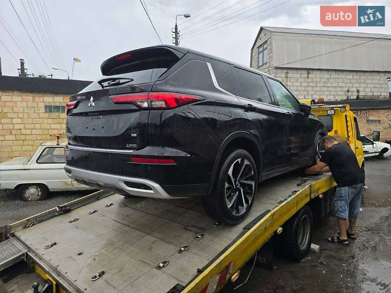 Внедорожник / Кроссовер Mitsubishi Outlander 2024 в Одессе