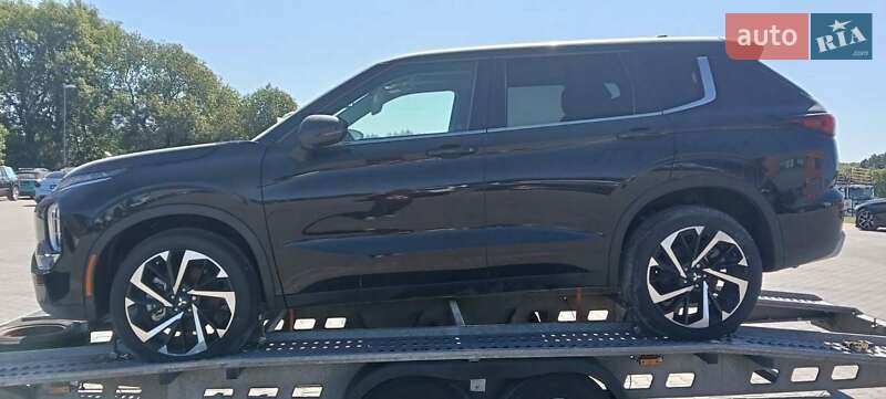 Внедорожник / Кроссовер Mitsubishi Outlander 2024 в Одессе