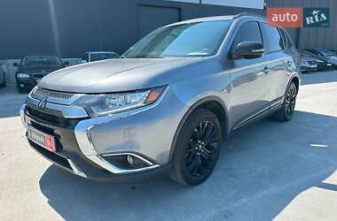 Внедорожник / Кроссовер Mitsubishi Outlander 2019 в Львове