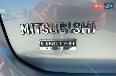 Внедорожник / Кроссовер Mitsubishi Outlander 2019 в 