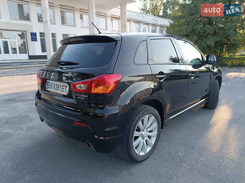 Позашляховик / Кросовер Mitsubishi Outlander 2010 в Полонному