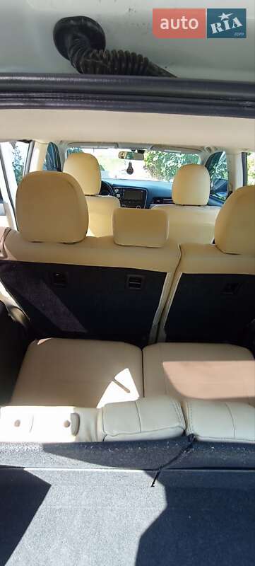 Позашляховик / Кросовер Mitsubishi Outlander 2013 в Дубні